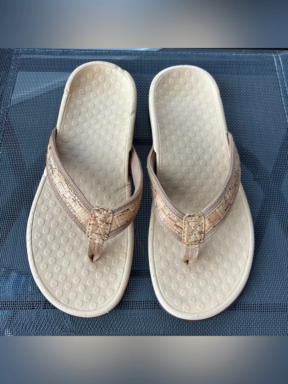 Vionic Women's Tide II Toe Post Sandals in Gold Cork Size 8